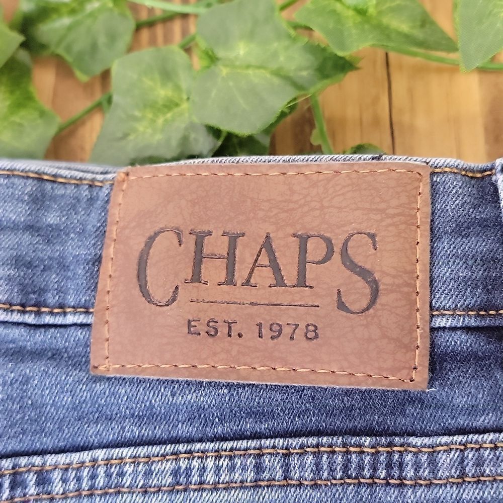 Chaps. Slim Straight. Blue Denim Jeans. Size 32X32. EUC - Picture 3 of 8